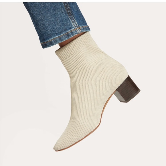 Everlane The Glove Boot — Bone, Size 9.5 | Perfect Fall Boot Minimalist - Picture 1 of 10